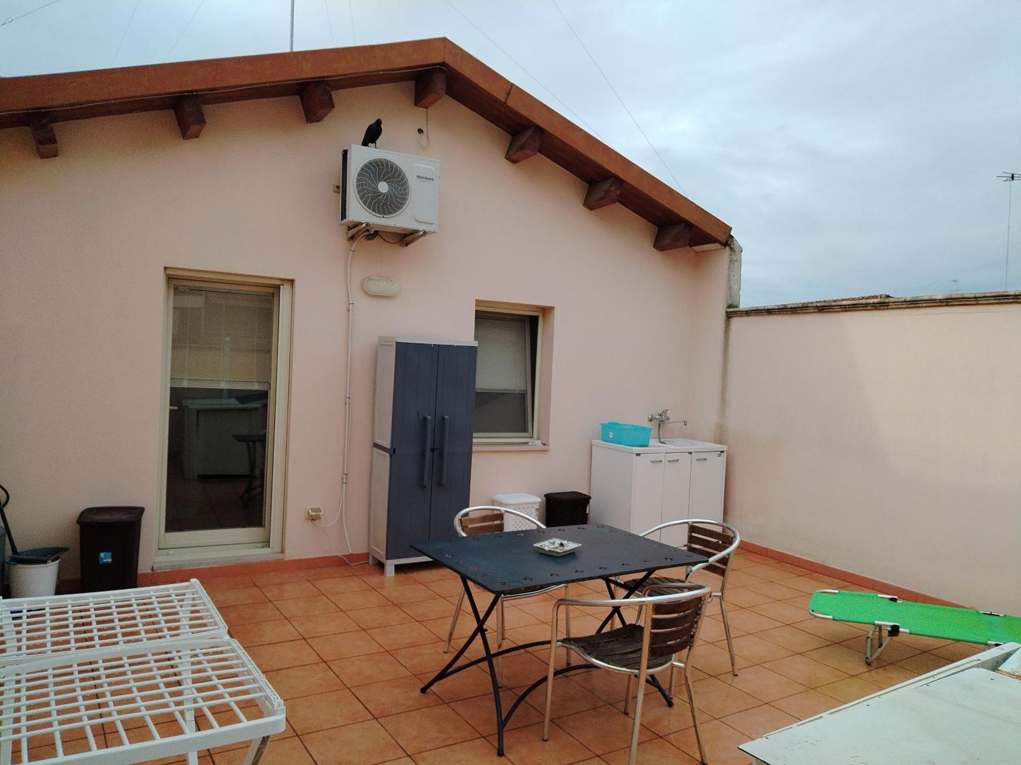Mansarda Con Terrazzo Privato Apartment Barletta Exterior foto